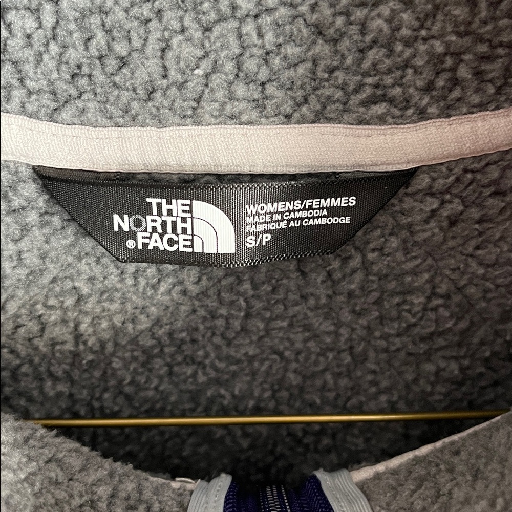 3 Women’s size S THE NORTH FACE Pullovers - Picture 9 of 15